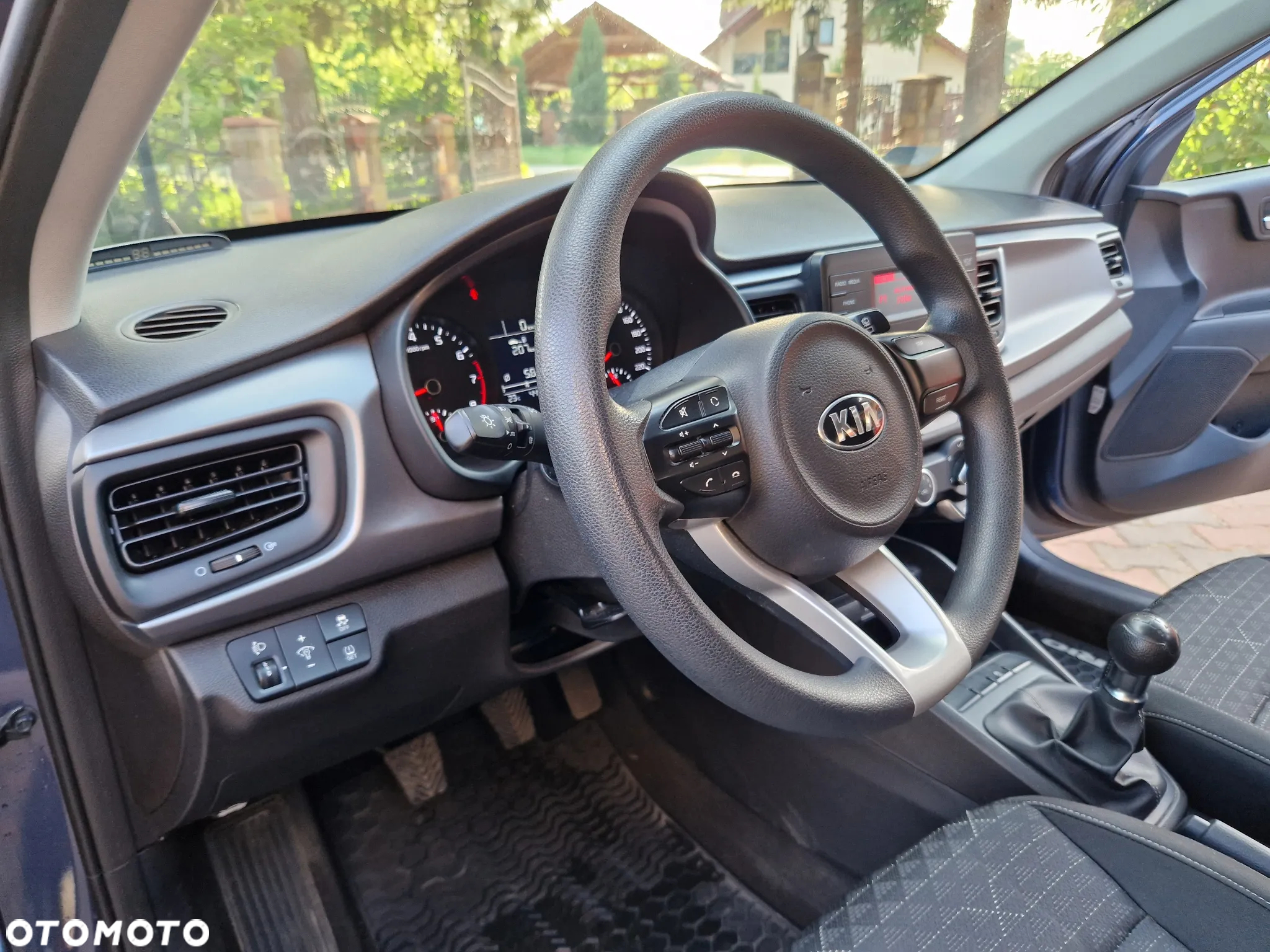 Kia Rio 1.2 L - 19