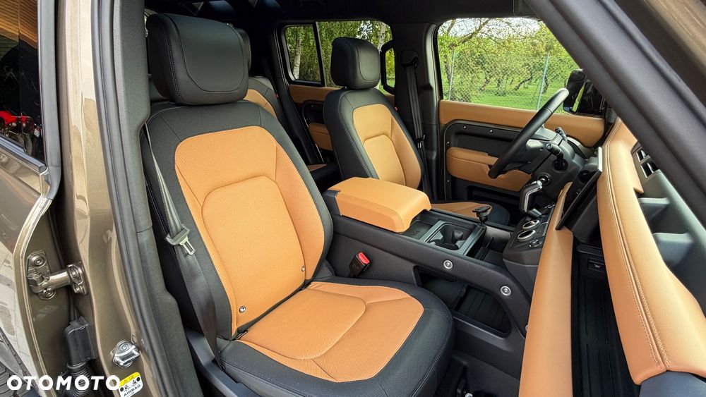 Land Rover Defender 3.0 D300 mHEV - 15