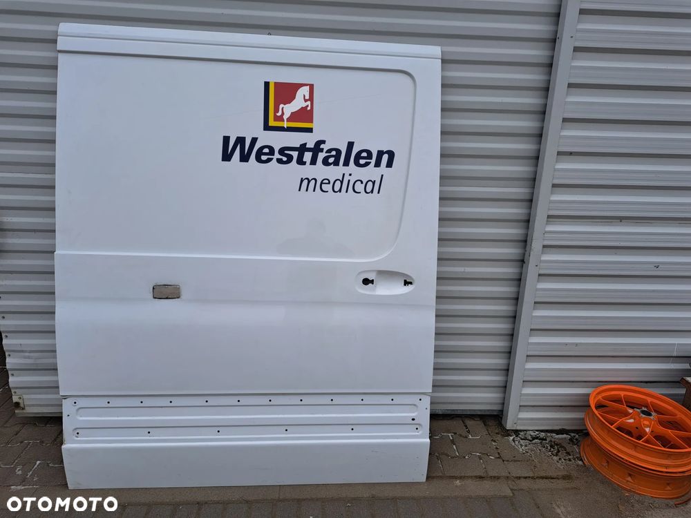 Drzwi przesuwne Prawe pełne boczne Mercedes Sprinter W907 W910 A9107322500