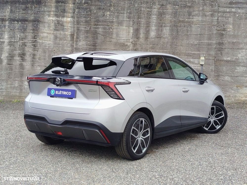MG MG4 64 kWh Luxury - 3