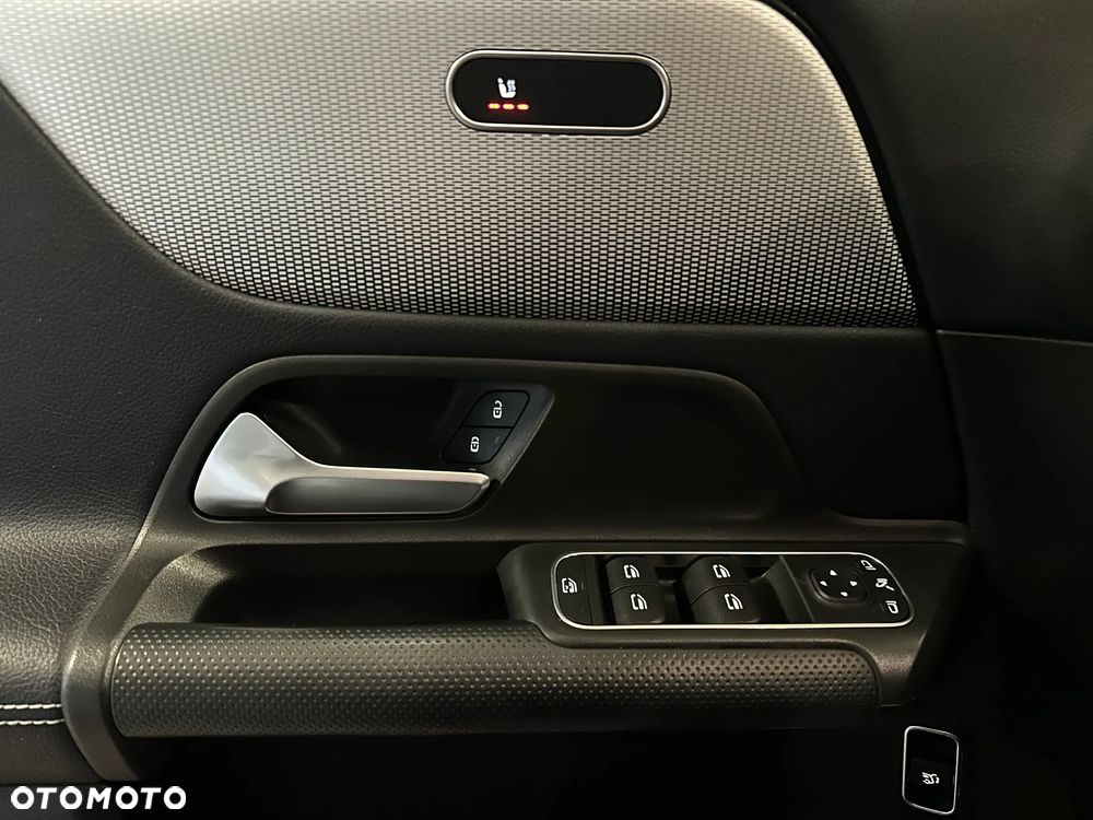 Mercedes-Benz GLB 200 7G-DCT - 19