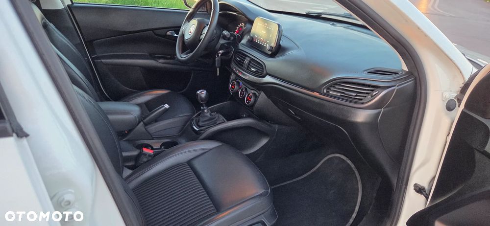 Fiat Tipo 1.4 T-Jet 16v S-Design - 5