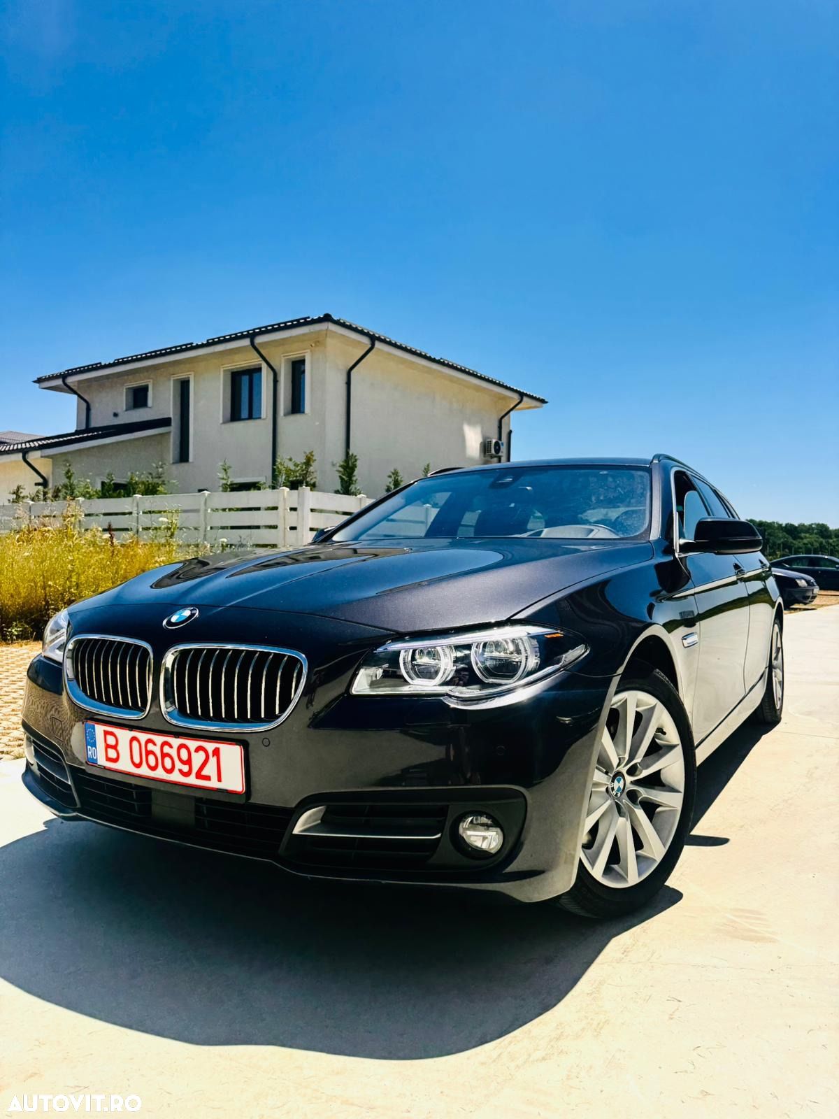 BMW Seria 5 525d xDrive Touring Aut. Luxury Line - 1