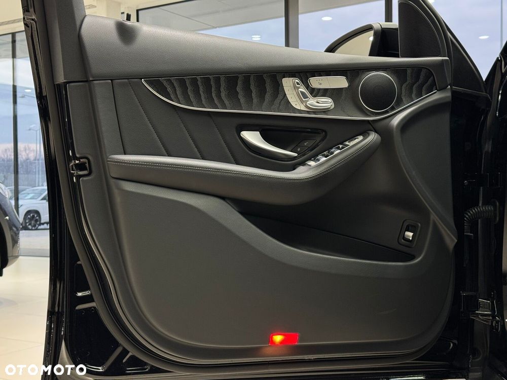 Mercedes-Benz GLC - 12