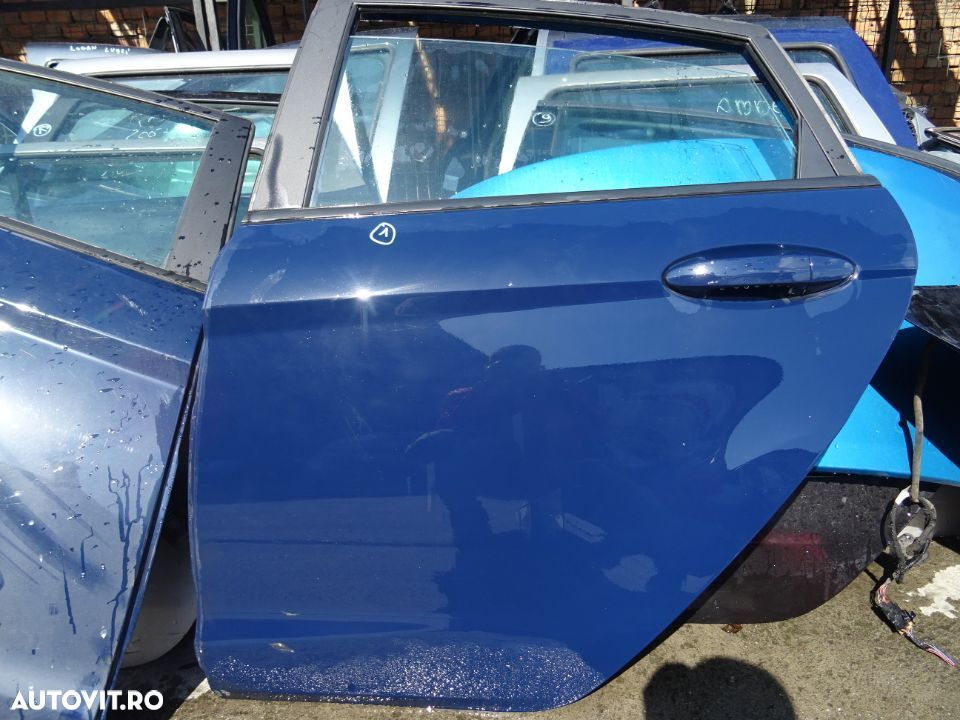 Vand Usa Spate Stanga Ford Fiesta din 2014 fara rugina fara lovituri - 1