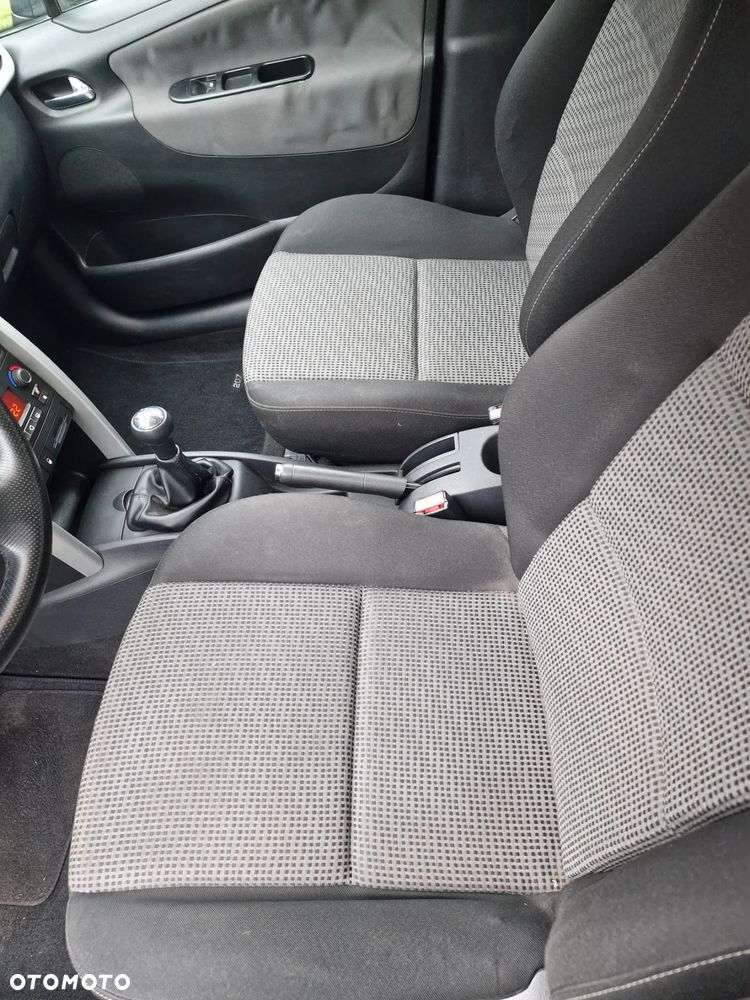 Peugeot 207 - 26