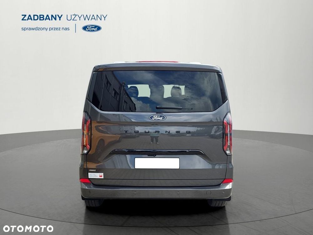 Ford Tourneo Custom - 10