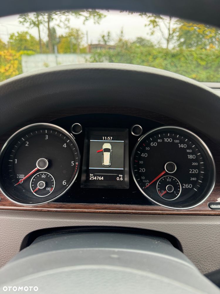 Volkswagen Passat - 17