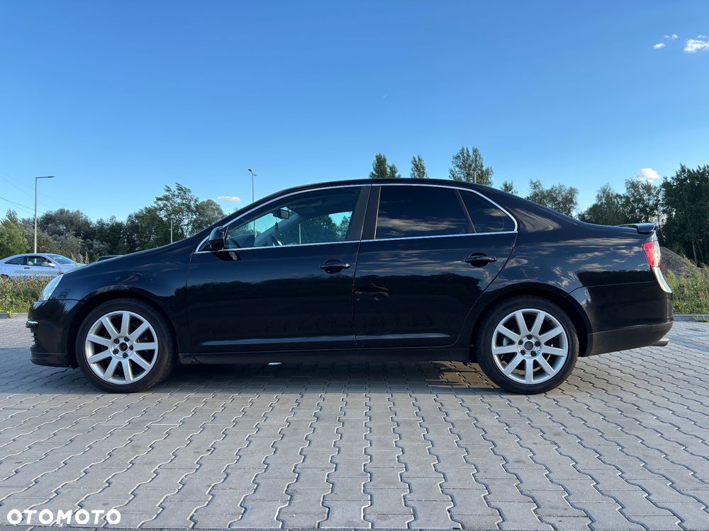 Volkswagen Jetta 1.9 TDI Comfortline - 4