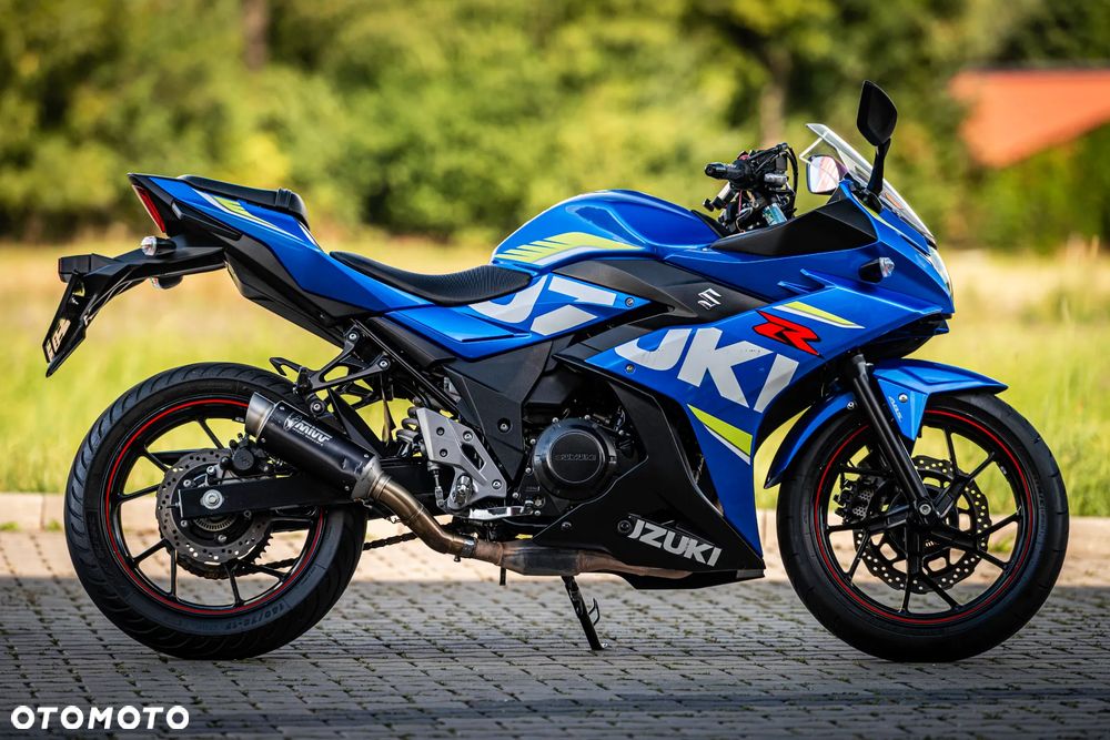 Suzuki GSX-R - 10
