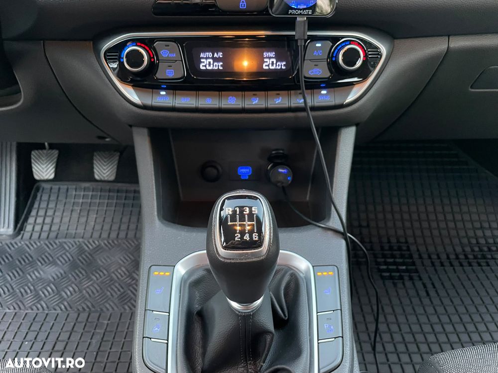 Hyundai i30 1.5 110CP M/T Highway - 19