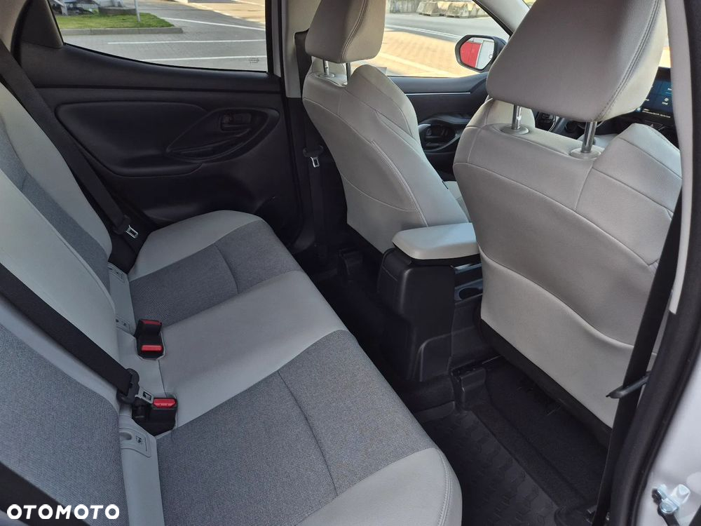 Toyota Yaris Hybrid 1.5 Executive - 27