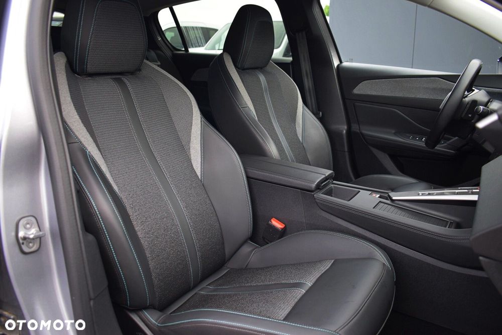 Peugeot 308 1.2 PureTech Allure S&S EAT8 - 17