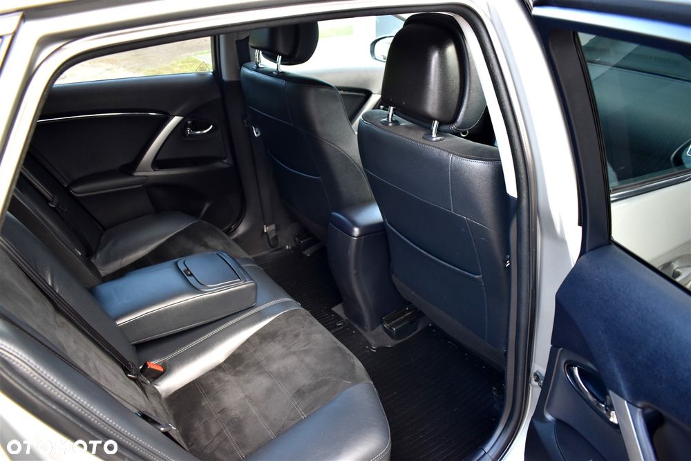 Toyota Avensis 1.8 Business Edition - 20