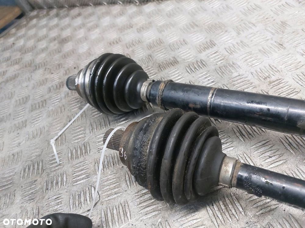 PÓŁOŚ LEWY PRZÓD + PRAWY PRZÓD 5B VOLKSWAGEN JETTA V 1.9 TDI - 4