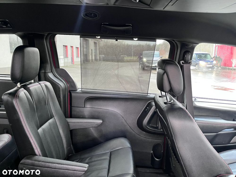 Dodge Grand Caravan 3.6 R/T - 16