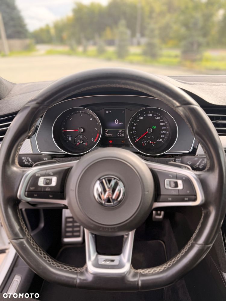 Volkswagen Passat - 21