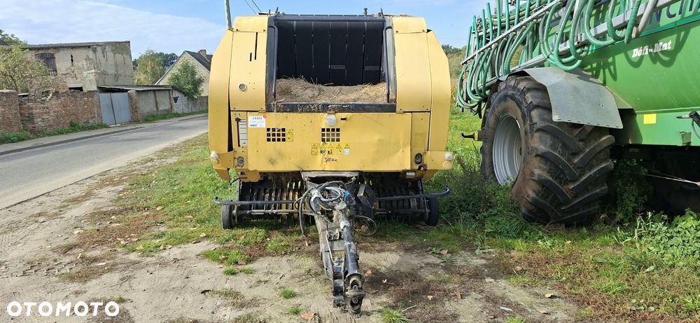 New Holland BR740 - 2
