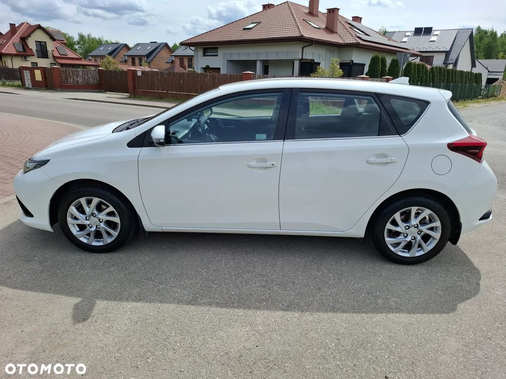 Toyota Auris 1.6 Premium - 9