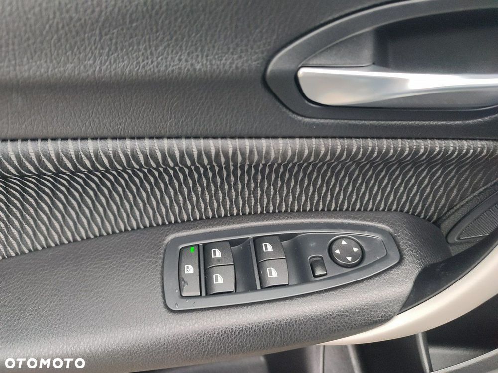 BMW Seria 1 118d xDrive Sport Line - 13