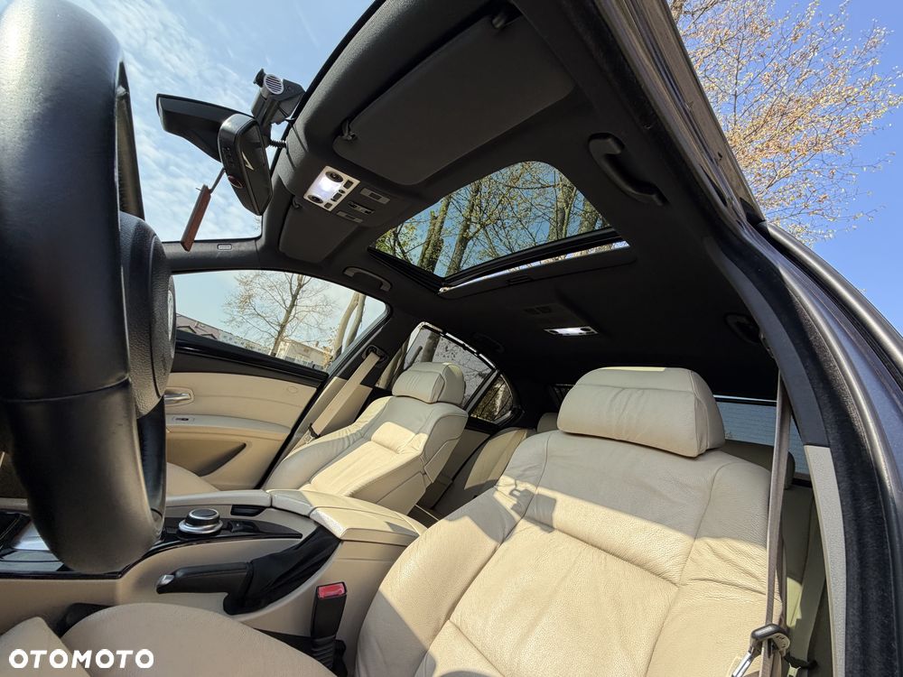 BMW Seria 5 530xi - 29