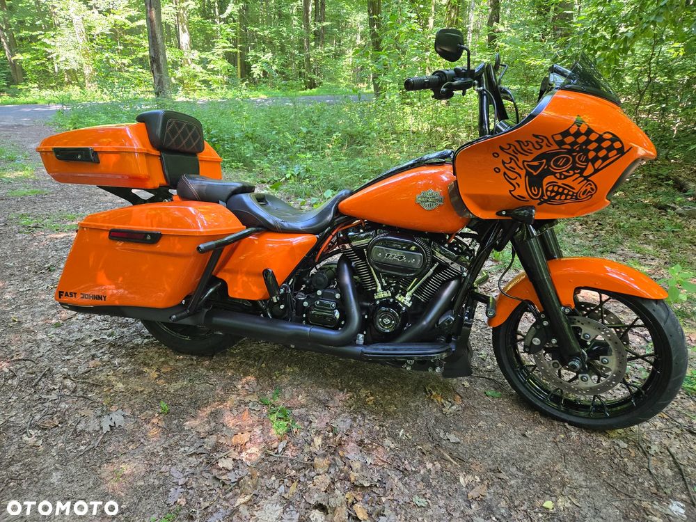Harley-Davidson Touring Road Glide - 2