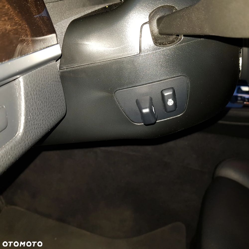 BMW Seria 5 530d xDrive - 9