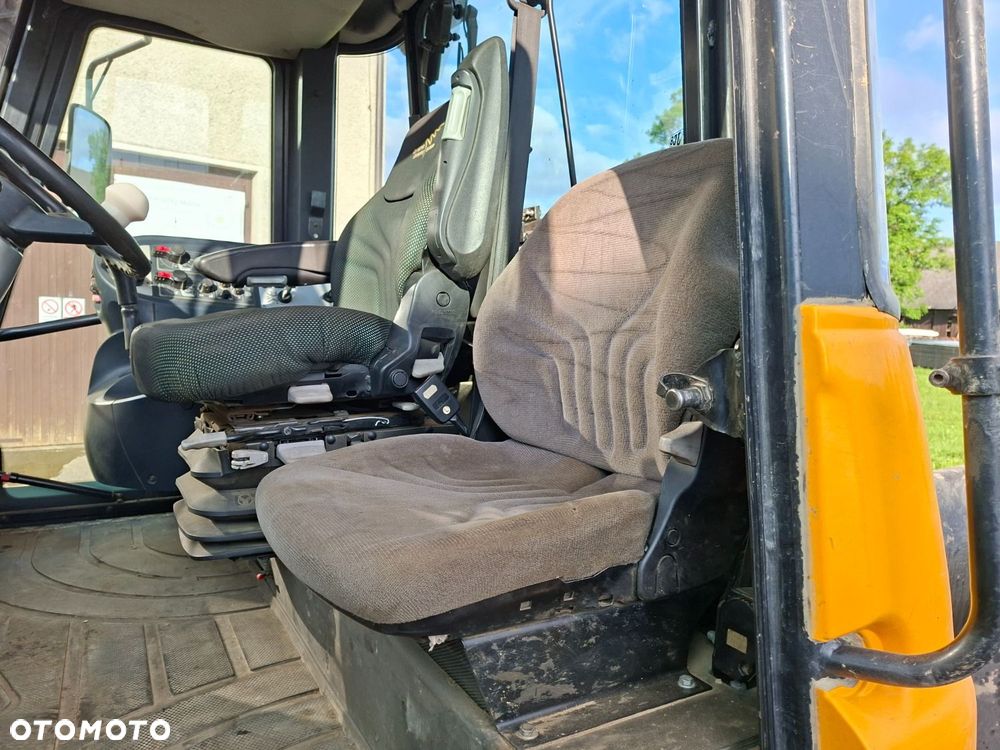JCB Fastrac 3230 4X4 - 11