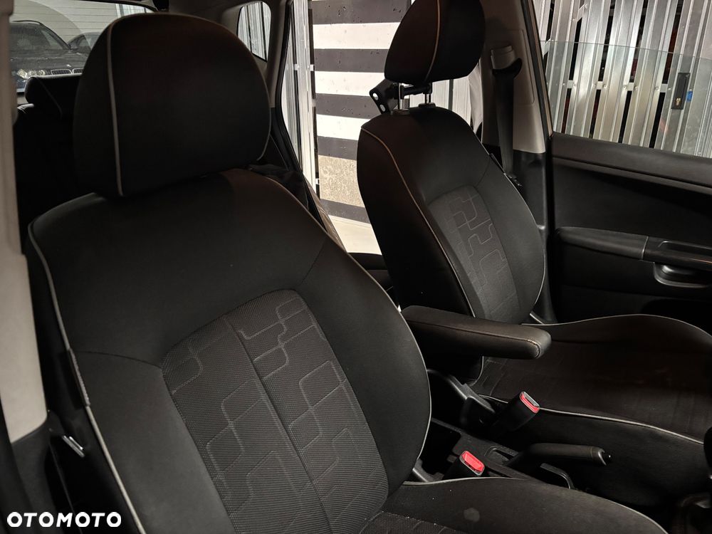 Kia Venga 1.4 L - 10