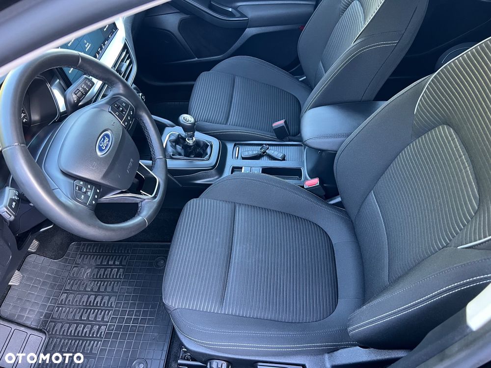 Ford Focus 1.0 EcoBoost Titanium Style - 24
