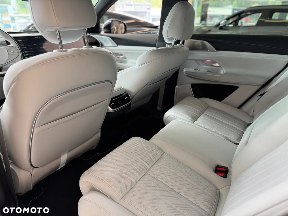 XPeng G9 94.6 kWh AWD Performance - 11
