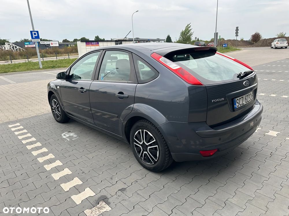 Ford Focus 1.6 Ti-VCT Ghia - 4