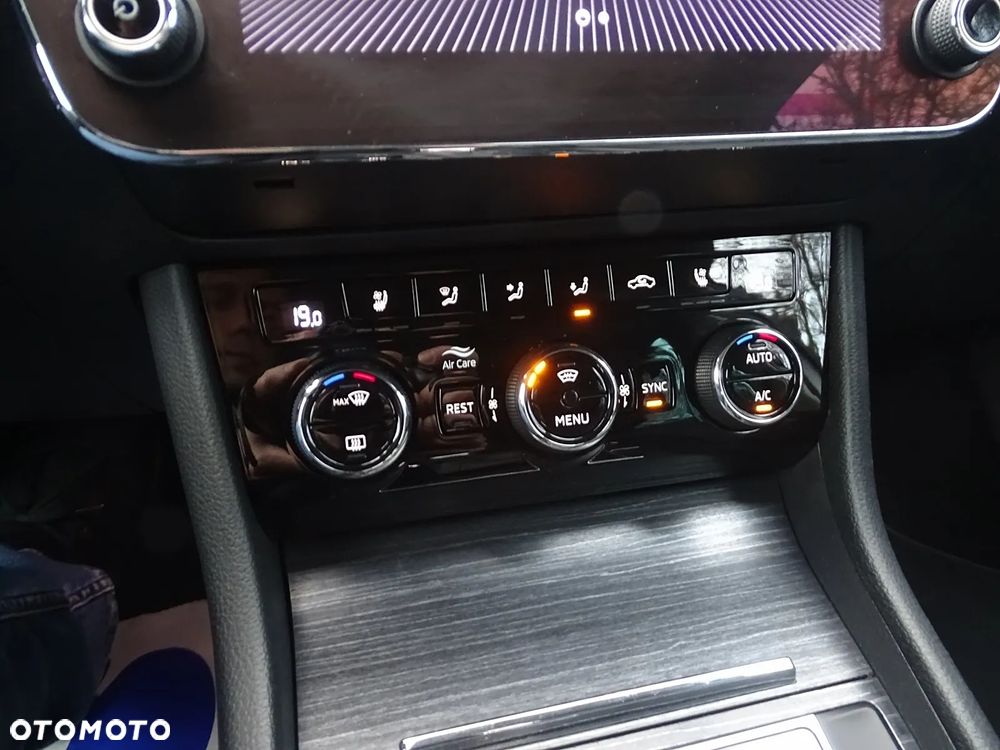 Skoda Superb 2.0 TDI SCR Style DSG - 33