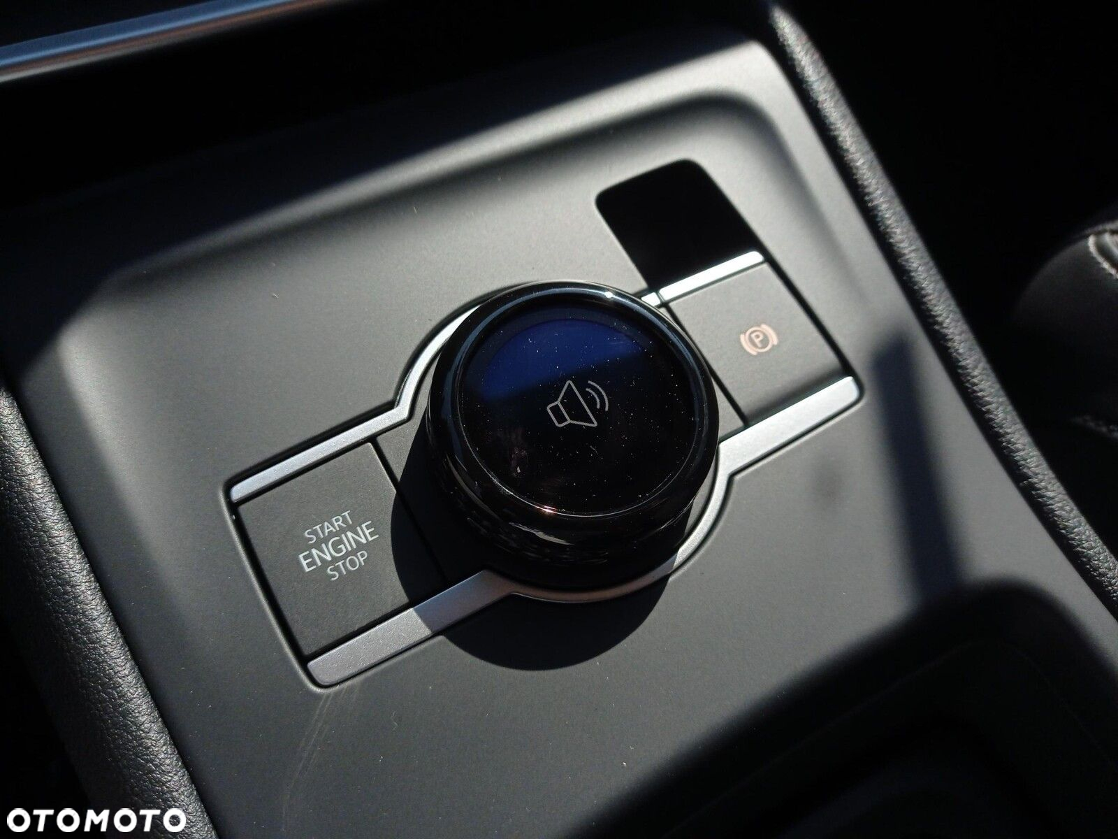 Volkswagen Tiguan - 31