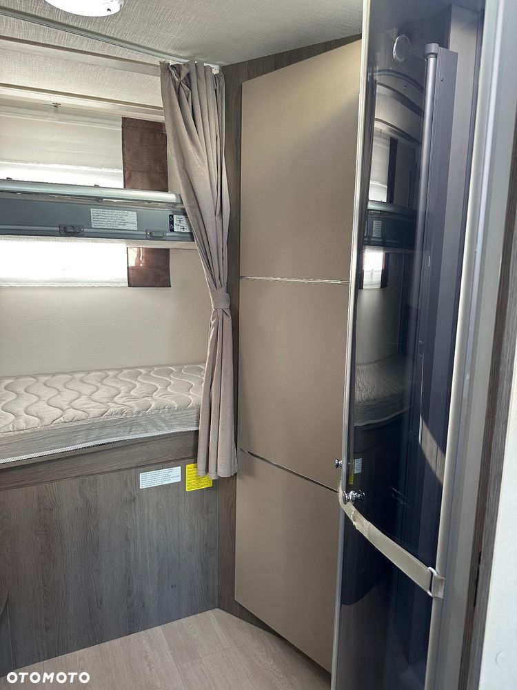 Ford CHAUSSON 720 Titanium Premium - 16
