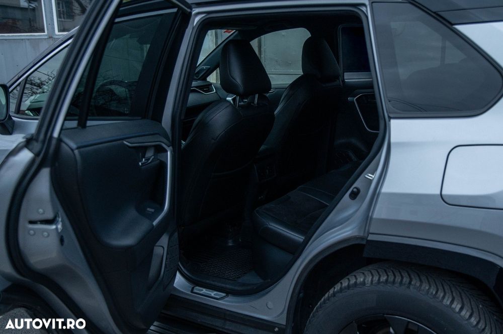 Toyota RAV4 2.5 4x4 Team Deutschland - 15