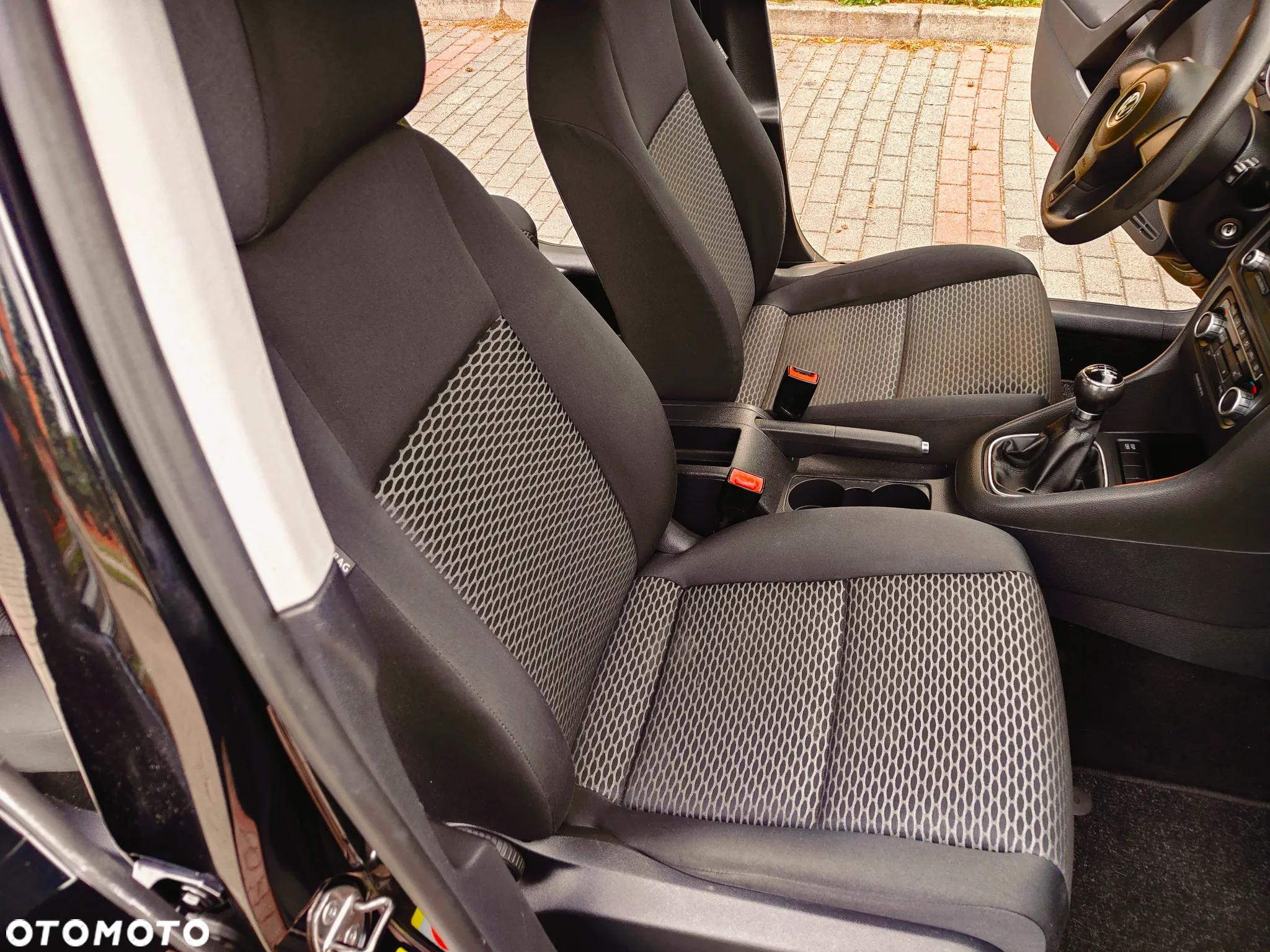 Volkswagen Golf 1.6 Comfortline - 11