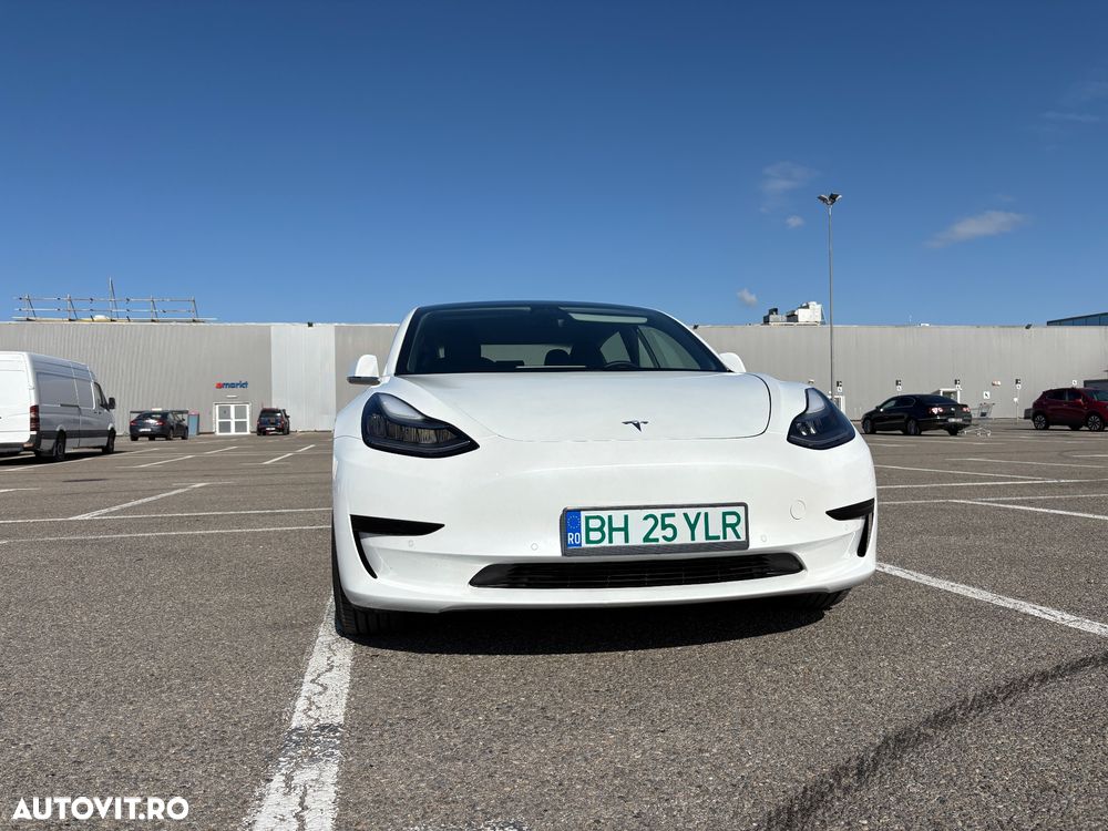 Tesla Model 3 Standard Reichweite Plus Hinterradantrieb - 3