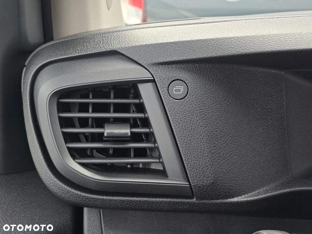Opel Vivaro 2.2 CDTI XL 3,1t (brygadówka) - 11