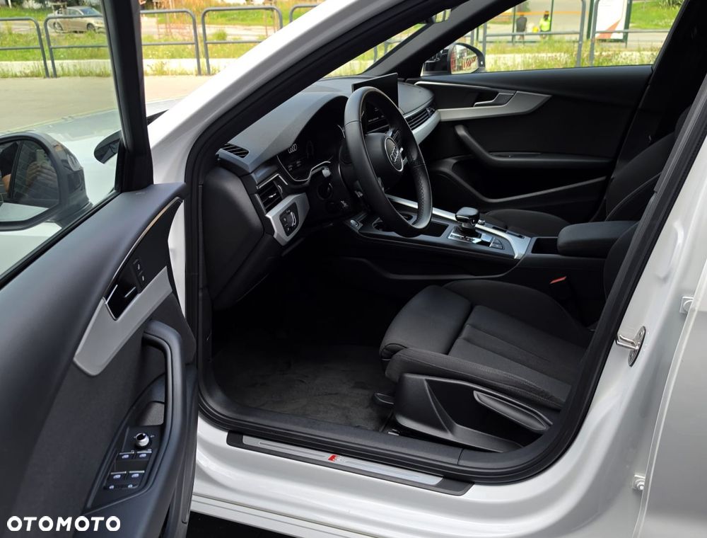 Audi A4 Limousine 35 TFSI mHEV S Line S tronic - 6