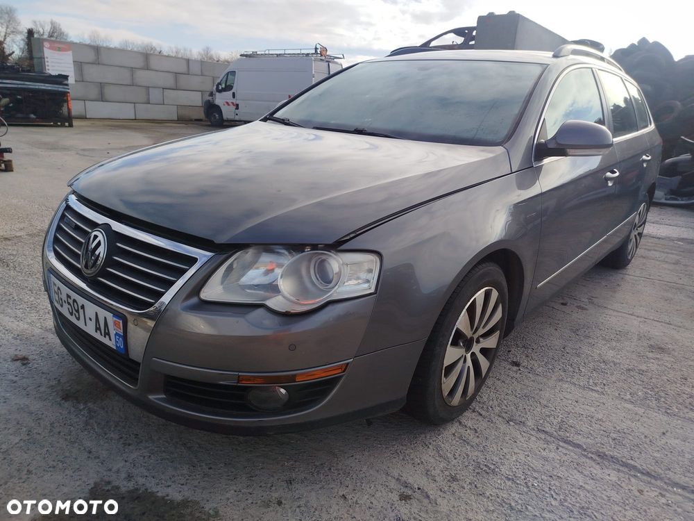 Volkswagen Passat - 1