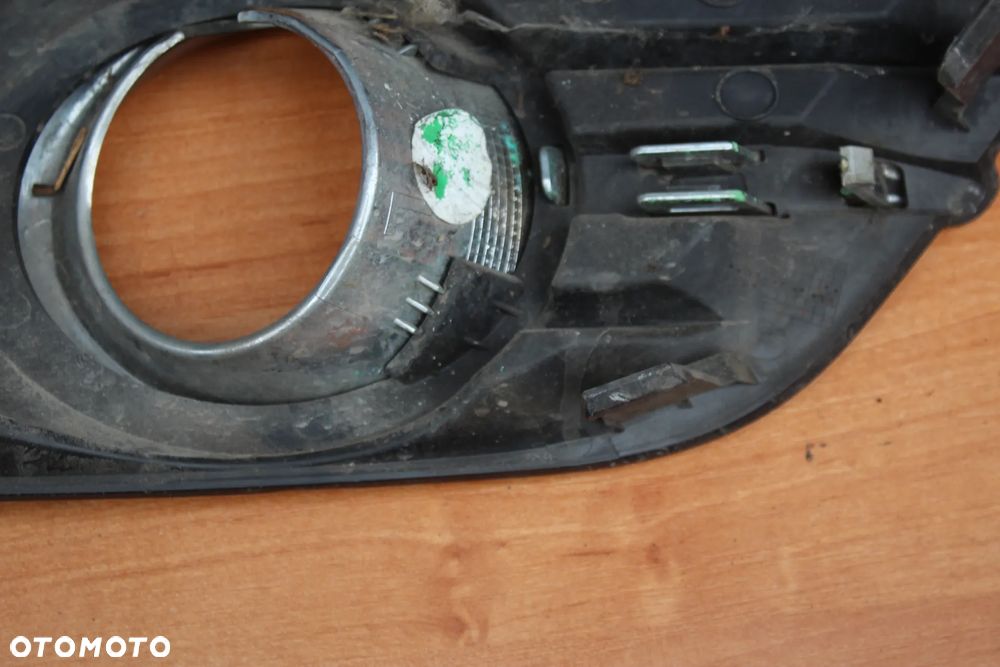 KRATKA RAMKA HALOGENU ZDERZAKA LEWA LEWY PRZÓD CHROM OPEL MOKKA 95470234 - 11