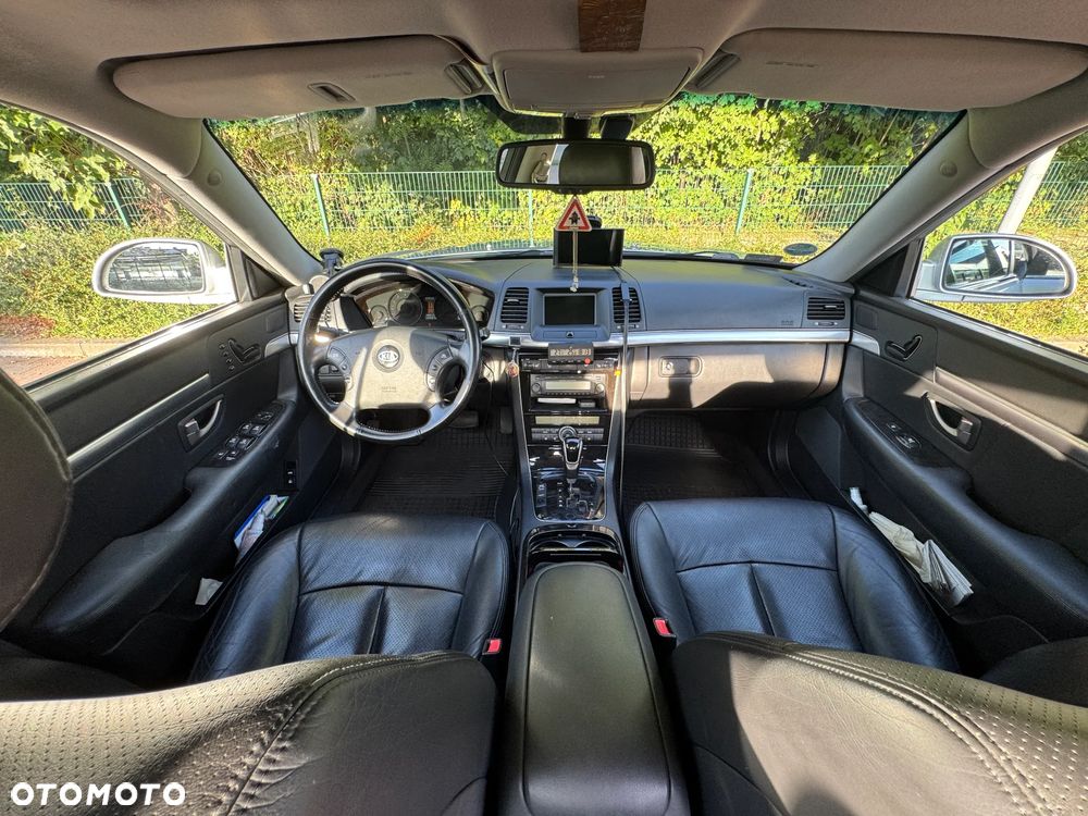 Kia Opirus 3.8 V6 - 12