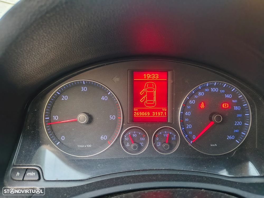 VW Jetta 1.9 TDi BlueM. Confortline - 5