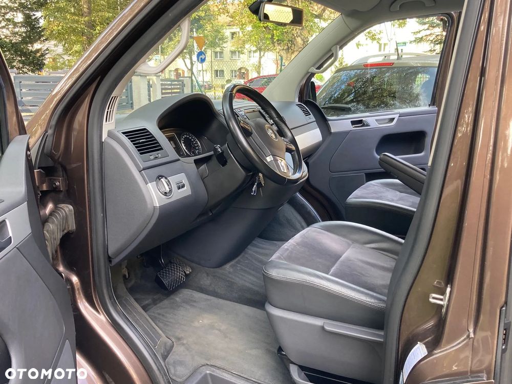 Volkswagen Multivan - 17