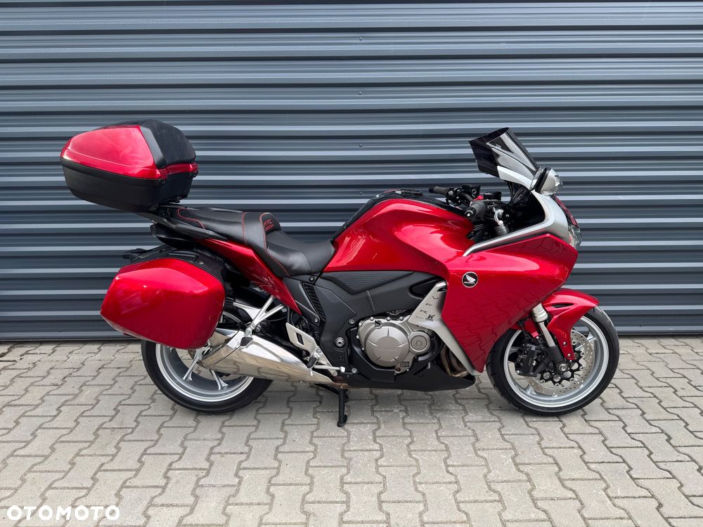 Honda VFR - 4