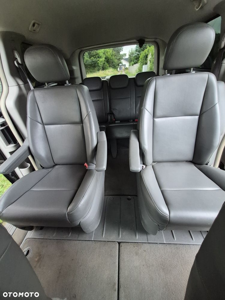 Volkswagen Routan - 6