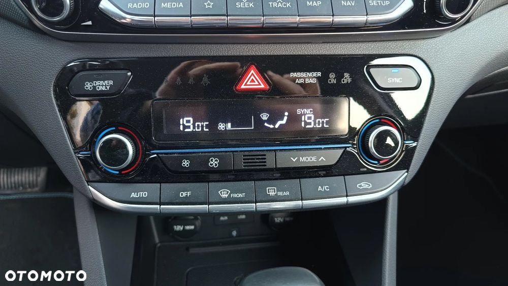 Hyundai IONIQ 1.6 GDI Style - 36