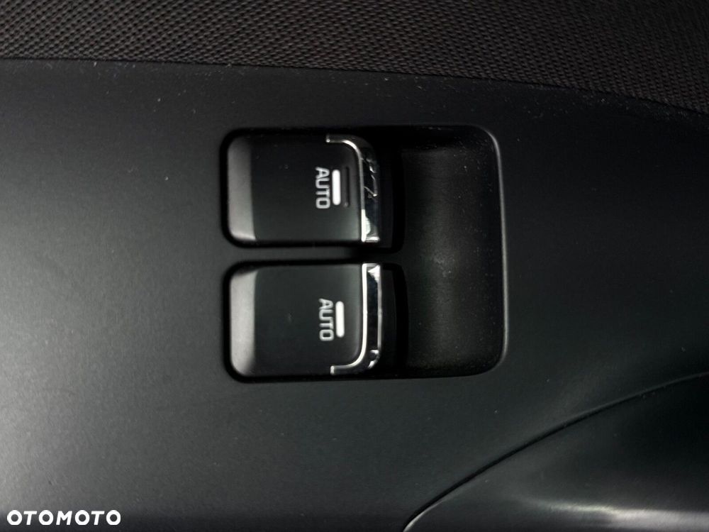 Kia Ceed - 23