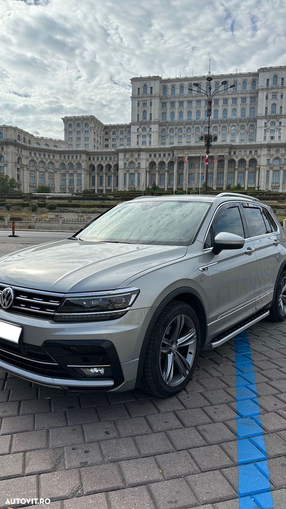 Volkswagen Tiguan - 1